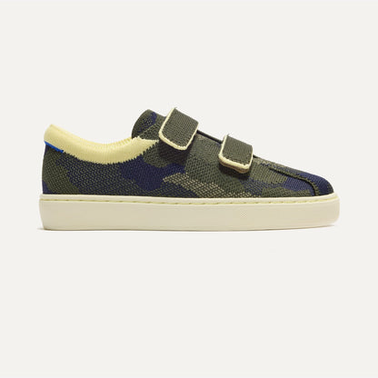 side | The Kids Strap Sneaker in Spruce Camo shown from the side.