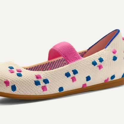 Close up of the toe and vamp of The Kids Mary Jane in Bubblegum Pop.