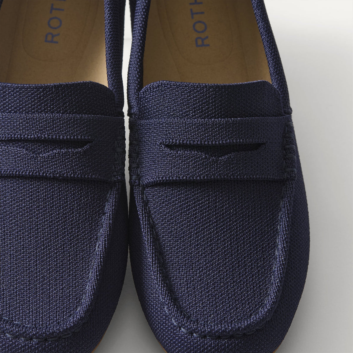 macro | Close up of the toe and vamp of The Daily Driver in Navy.