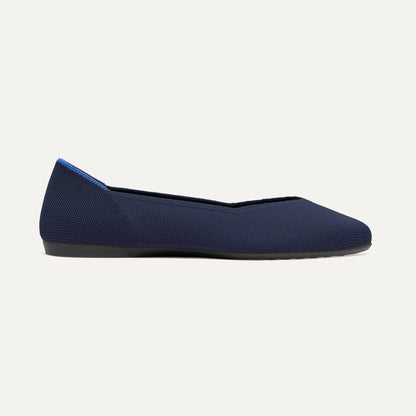 side | The Daily Flat in Navy shown from the side.