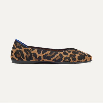 side | The Daily Flat in Sable Spot shown from the side.