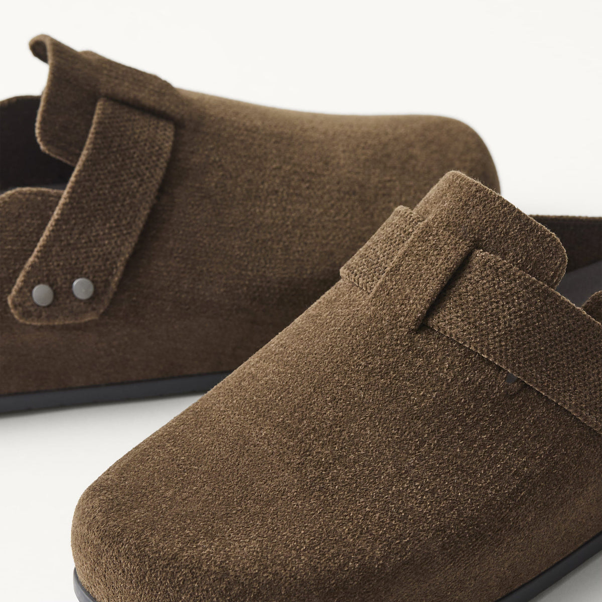 The toe and vamp of The Men's Clog in ReVelvet™ Bistro.